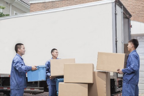 Local van removal support for a flat move in Colliers Wood