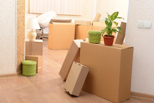 Packing and loading support for a home move in Colliers Wood